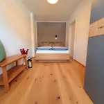 Berger Mit Eigenen Whirlpool Im Garten Dom wakacyjny