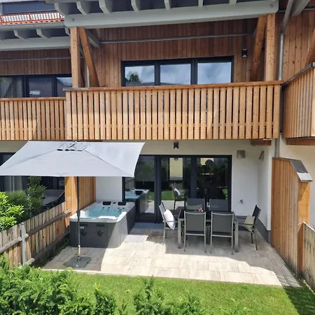Сasa de vacaciones Berger Mit Eigenen Whirlpool Im Garten