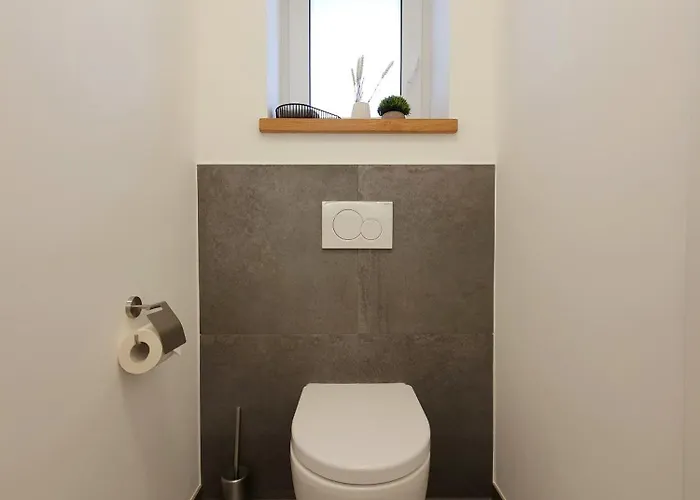 Berger Mit Eigenen Whirlpool Im Garten