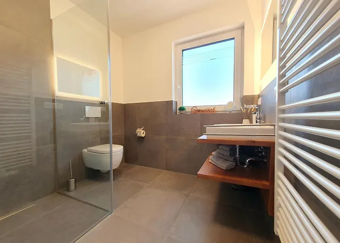 Berger Mit Eigenen Whirlpool Im Garten Будинок відпочинку *