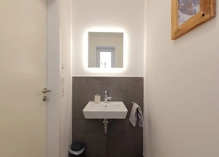 Будинок відпочинку Berger Mit Eigenen Whirlpool Im Garten Гарміш-Партенкірхен