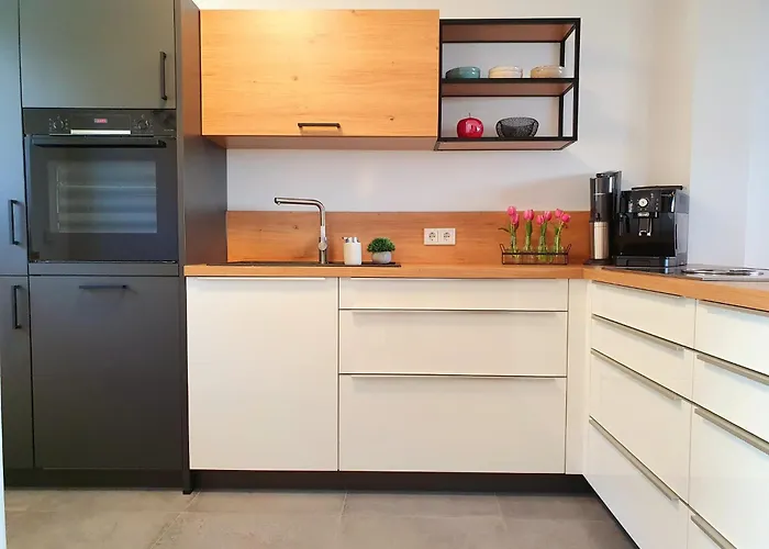 Будинок відпочинку Berger Mit Eigenen Whirlpool Im Garten Гарміш-Партенкірхен