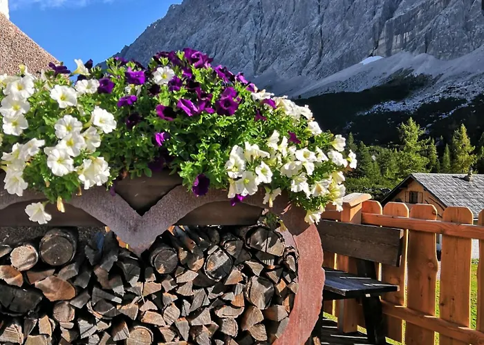Berger Mit Eigenen Whirlpool Im Garten *